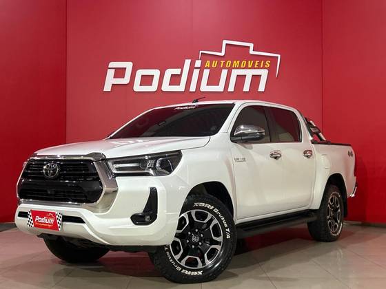 TOYOTA HILUX 2.8 D-4D TURBO DIESEL CD SRX 4X4 AUTOMÁTICO